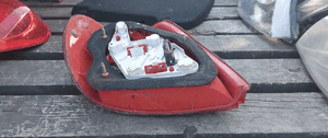 Tyl tylna lampa prawa toyota avensis T22 hb 4