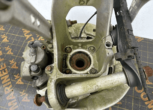 BMW F15 F16 Zwrotnica piasta tył Lewa - 16290 1