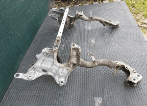 Sanki 8T0399315J Belka Wózek Zawieszenia Trawers Przod Przednia Audi A4 B8 A5 8T 31