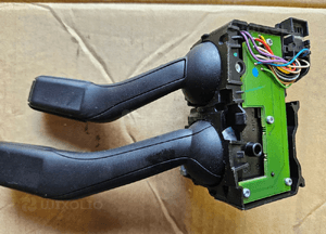 Audi A3 8P0 przełącznik tempomatu świateł 8P0953513 2