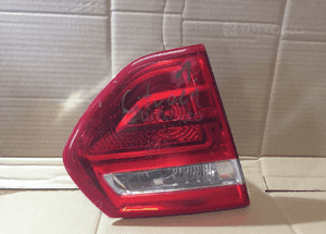 Lampa lewy tył w klapę citroen C4 nr 9653547777 1