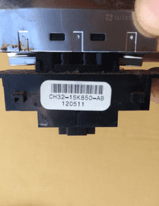 Przycisk hamulca ręcznego CH32-15K850 Range Rover Sport Lift 2