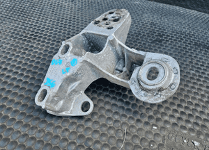 Lapa Mocowanie 8E0199351 8E0199352 Wspornik Silnika Podpora Poduszki Drazka Audi A4 B6 B7 8