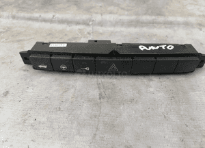 Przycisk panel awaryjnych Fiat Grande Punto 1