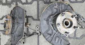 Toyota Avensis T25 Corolla Verso 04-08 zwrotnica przod przednia prawa lewa 2.0 2.2 2