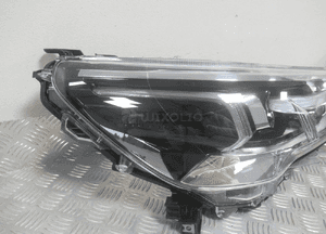 Nowa lampa przednia przód prawa toyota hilux viii 8 lift full led 81110-0KP41 2020 4