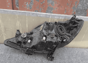 Lampa przód przednia prawa peugeot 107 oryginał 4