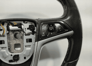 Kierownica multifunkcyjna przyciski sterowanie opel astra iv j 13305818 09- 4
