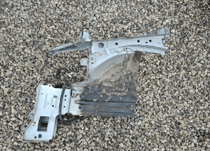 toyota auris 07-12 ćwiartka podłużnica fartuch 2