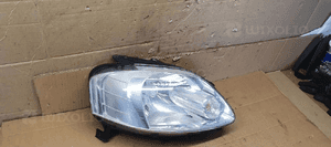 Lampa prawy przód przednia prawa VW FOX 4