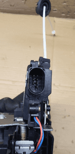 Zamek prawy przód przedni prawy Audi A4 B6 7 PIN 8E1837016C 5