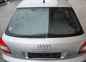 Audi A3 lift 8L klapa bagażnika szyba tył LY7W 1