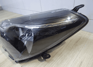TOYOTA YARIS 3 lift LAMPA lewa 3
