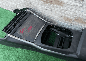 Tunel podłokietnik konsola bmw 3 G20 G21 2