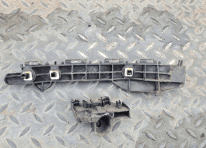 Toyota AURIS II 12-18 HB ślizg błotnika lewy tył 3