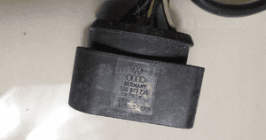 Kostka Audi OE 1J0973735 3