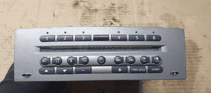 Radio radioodtwarzacz CD fabryczny Renault Scenic II 8200300863 2