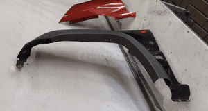 Błotnik LEWY przód Jeep Cherokee III KJ lift PX8 CZARNY 2