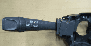 Volvo XC70 przełącznik pod kierownicę świateł wycieraczek 2