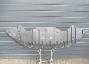 Płyta osłona pod zderzaka przednia jaguar xe X760 GX73 2015-2019 7