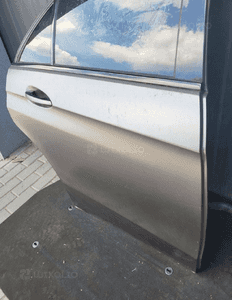 DRZWI prawy tył Mercedes W212 E-Klasa lift Sedan 4