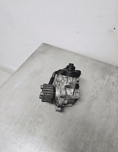 Pompa wtryskowa wysokiego ciśnienia 2.0 tdi cba vw audi 03L130755 8