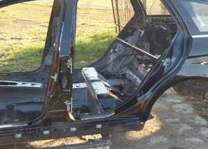 Mercedes w 204 prog slupek lewy kombi k.l C197 3