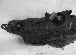Volvo V60 ii full led lampa przednia prawa rysa na szkle 10