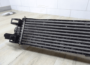 Intercooler renault trafic vivaro talento NV300 93868349 8