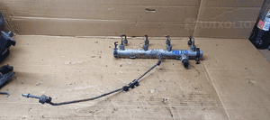 Listwa wtryskowa czujnik Audi A8 D3 4.2 TDI 057130089K 1