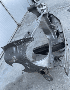 MERCEDES e 124  pas przedni belka wzmocnienie czołowe okular 3