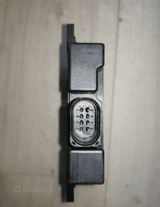 Komplet generatora dźwięku silnika Audi 8V0071954 3