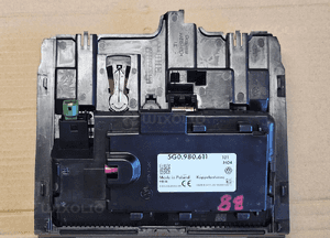 VW Passat B8 schowek na telefo wzmacniacz sygnału port USB 3G1863071A 4