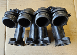 VW Golf Seat Altea Audi A3  1.6 MPI kolektor ssący 06A133206AJ 2
