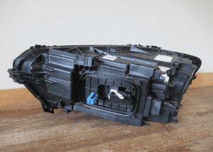 Lampa przód przednia prawa mercedes cla W118 X118 C118 full led 2019- 12