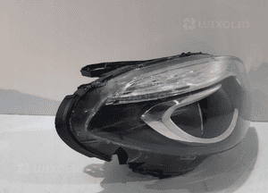 Mercedes W246 Lampa Bi-Xenon R uszkodzona - 13014 3