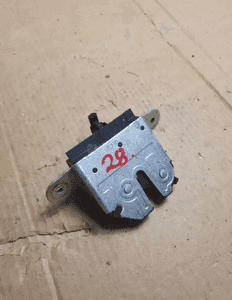 Zamek klapy bagażnika 13317445 OPEL CORSA D 06-14 3