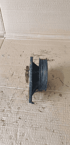 Pompa wody koło pasowe VW Touareg 3.0 TDI 059121031J 3