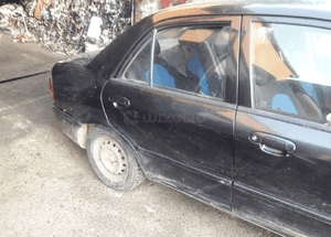 Mazda 323 bj 98-03 Sedan Drzwi Prawe lewe tył 16W 4