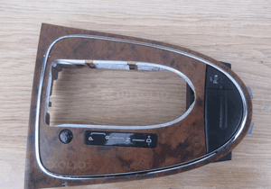 MERCEDES E 211 lift panel drewno skrzyni
