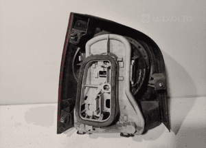 Volkswagen polo 9N3 lift lampa tył tylna prawa 5
