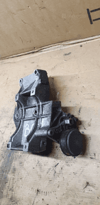 Podstawa łapa alternatora VW Passat B5 1.8 058260885C 2