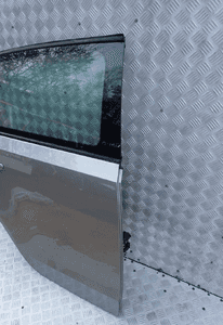 Drzwi prawy tył vw up  gołe. zamek , mechanizm szyby , szyba do kupienia osobno 2