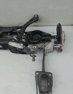 ZAWIESZENIE TYLNE OŚ BELKA TYŁ SKODA SUPERB III 3V 2