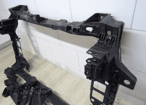 Audi Q7 Q8 pas przedni wzmocnienie 4M0805594C 3