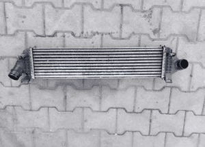 Volvo V50 S40 C30 1.6 2.0 D intercooler chlodnica powietrza 3