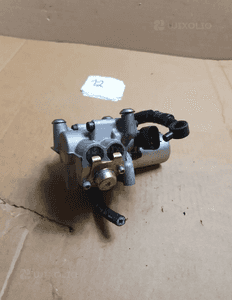 Honda VFR 800 V TEC (2002 - 2011) Pompa ABS 6