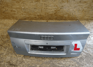 Audi A4 B6 sedan tylna klapa 5