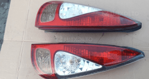Toyota Yaris Verso lift lampa tyl lewa 3