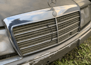 MERCEDES 124 maska Grill atrapa drzwi 4